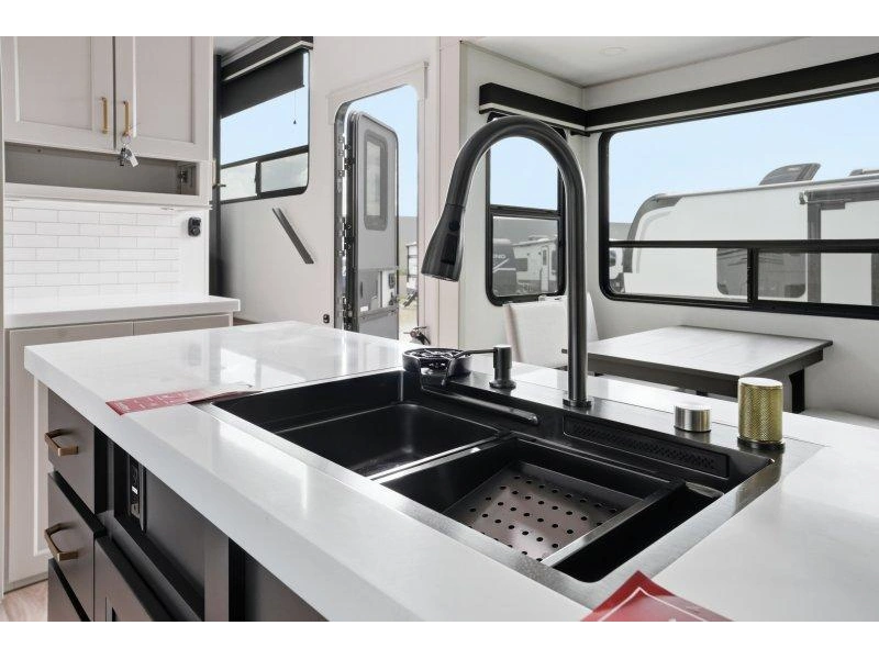 Grand Design Influence 2903rl 2027 alt