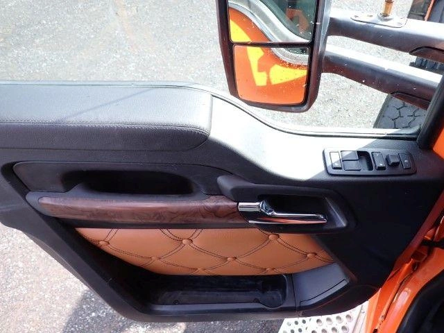 Kenworth W990 2025