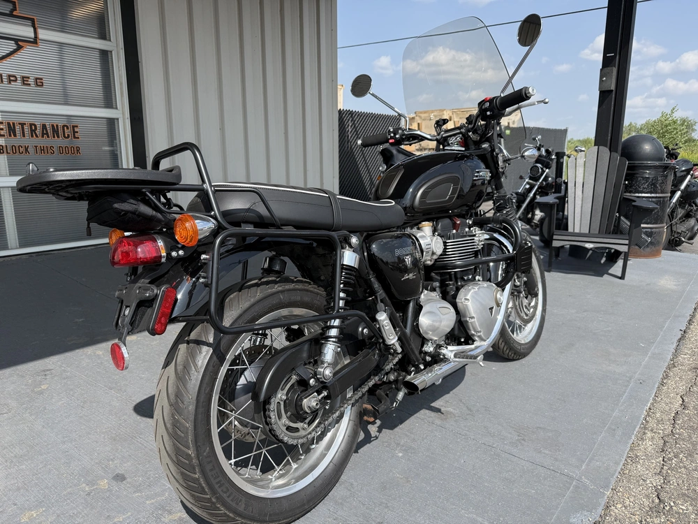 2023 Triumph T120 alt