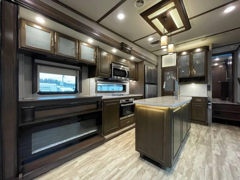 Grand Design Solitude 310gk 2020 alt