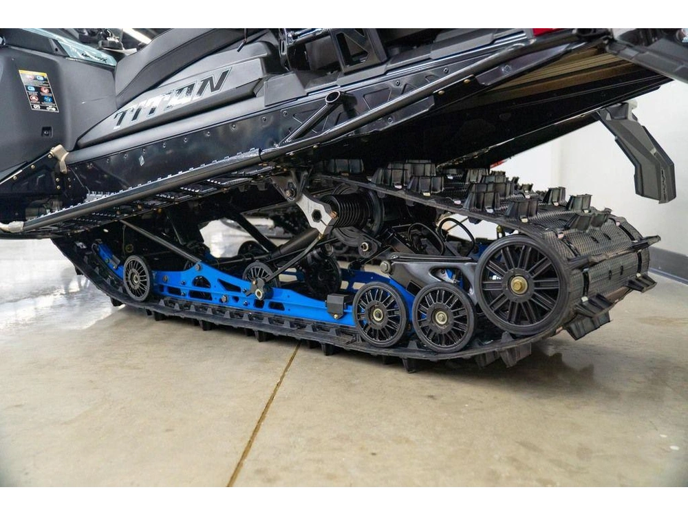 2026 Polaris 850 Titan Adventure Ultimate 155 1.5 alt