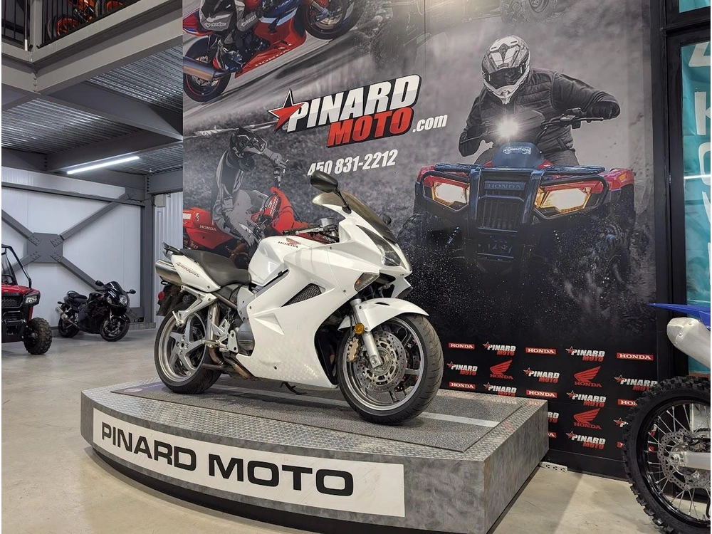 Honda Vfr 800 2006 alt