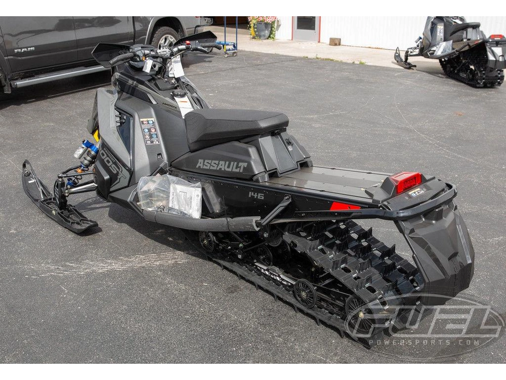 2025 Polaris Boost Switchback Assault 146 Shadow Gray / Gloss Black alt