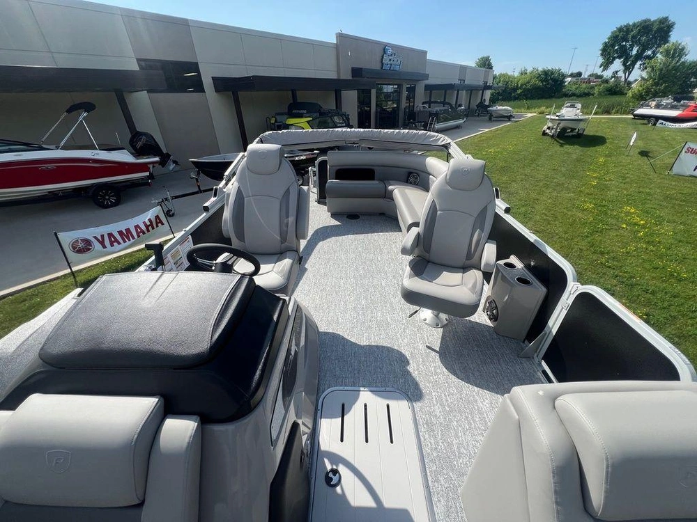 2025 Premier 230 Sunsation Re alt