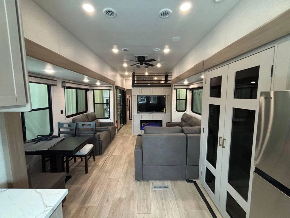 Jayco Jay Flight Bungalow 404loft 2027 alt