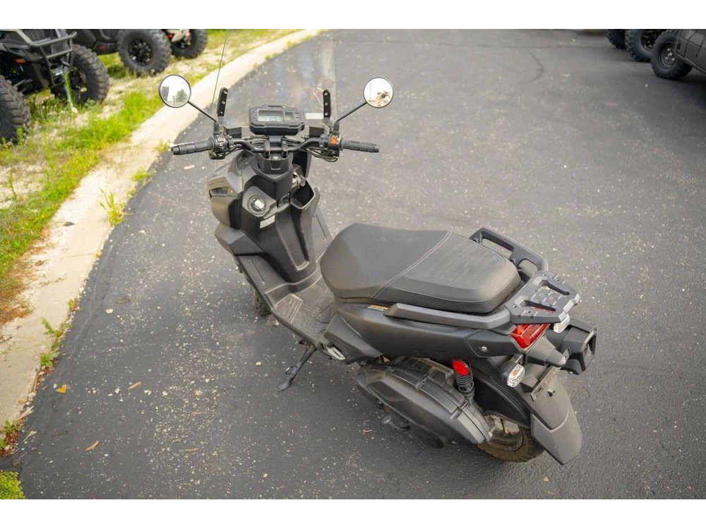 2023 Yamaha Zuma 125 alt