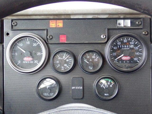 Peterbilt 325 2009