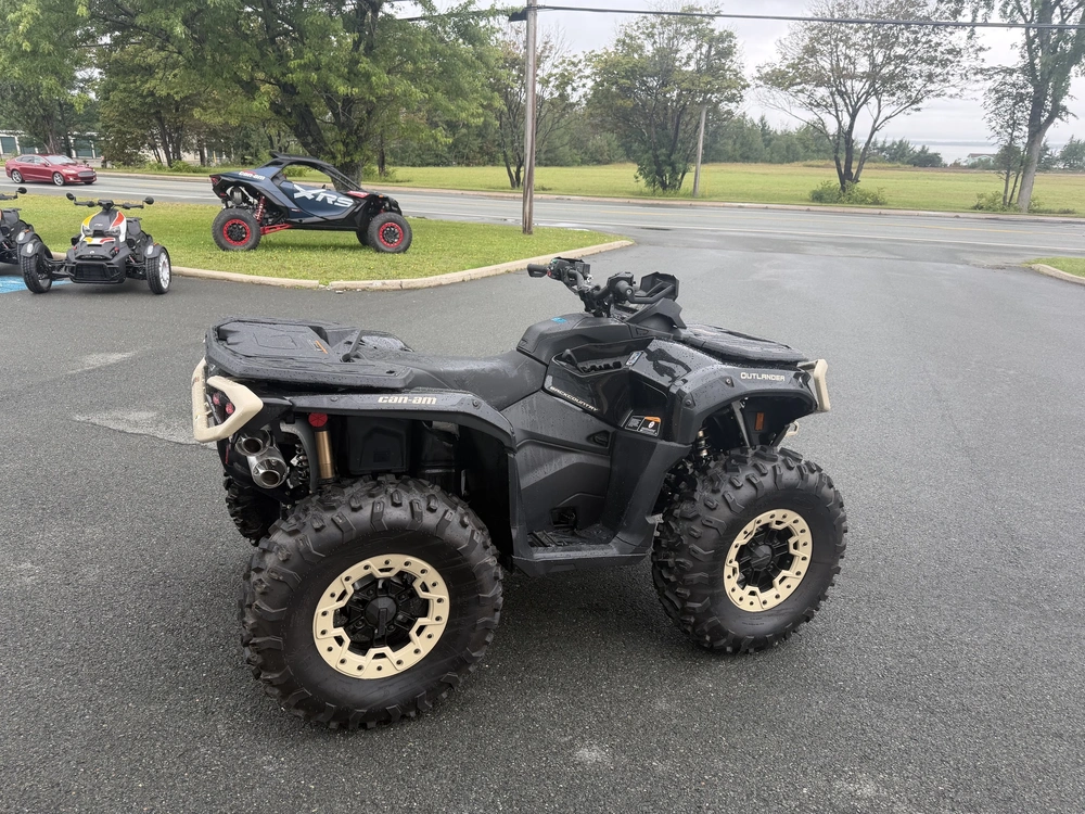 Can-am Outlander Backcountry 1000r 2026 alt