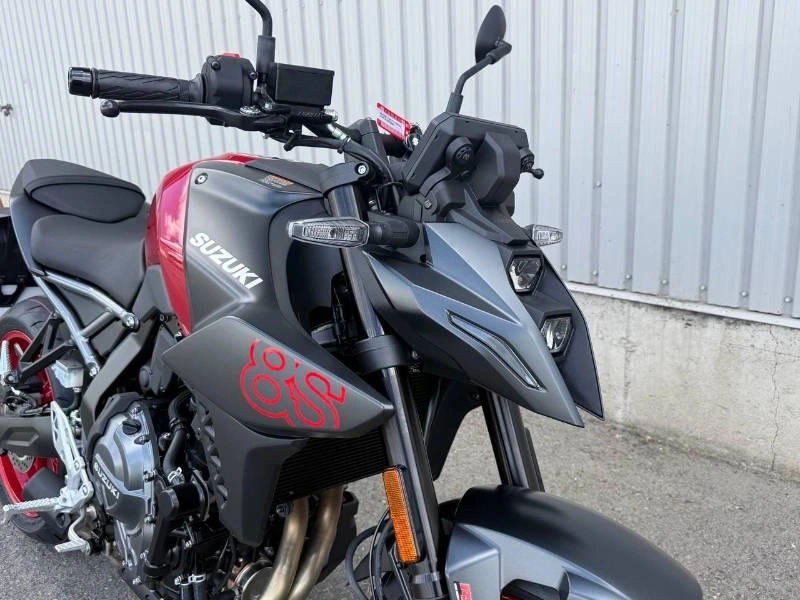 2026 Suzuki Gsx-8s alt