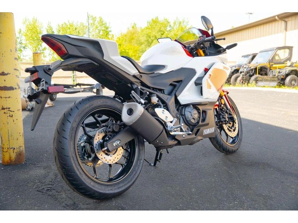 2026 Yamaha Yzf-r3 70th Anniversary Edition alt