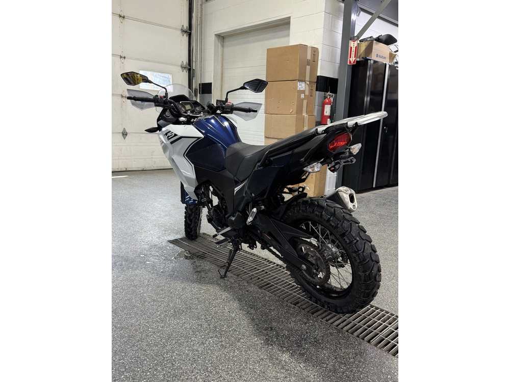 2022 Kawasaki Versys 300 alt