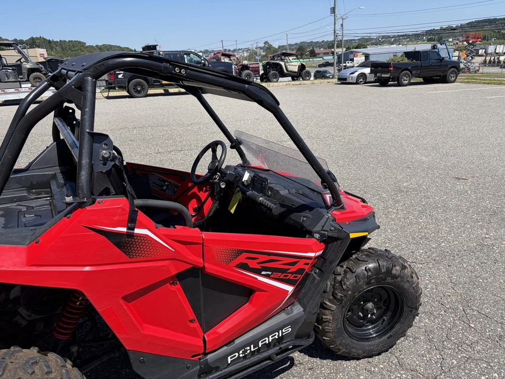 2025 Polaris Rzr 200 Efi - Indy Red alt
