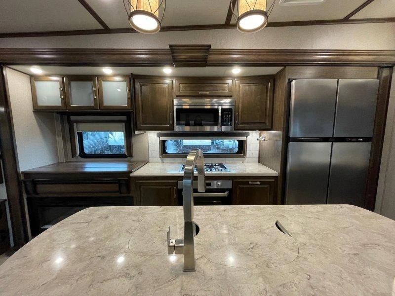 Grand Design Solitude 310gk 2020 alt