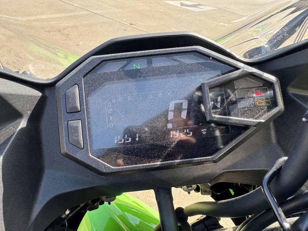 2026 Kawasaki Ninja 500 alt