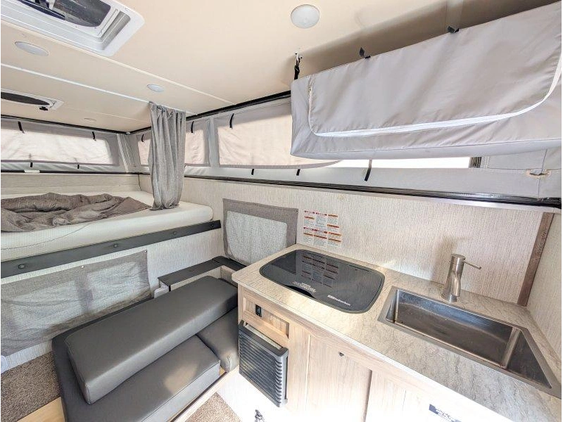 2021 Palomino Real Lite Ss500 alt
