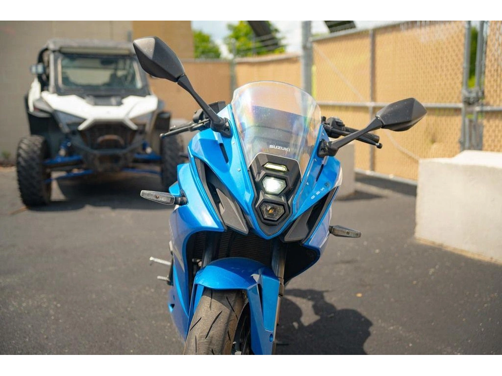 2024 Suzuki Gsx-8r alt