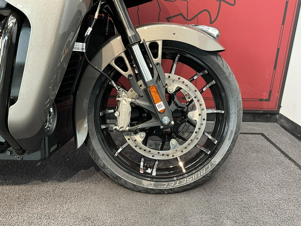 Indian Motorcycle Pursuit Dark Horse 2026 alt