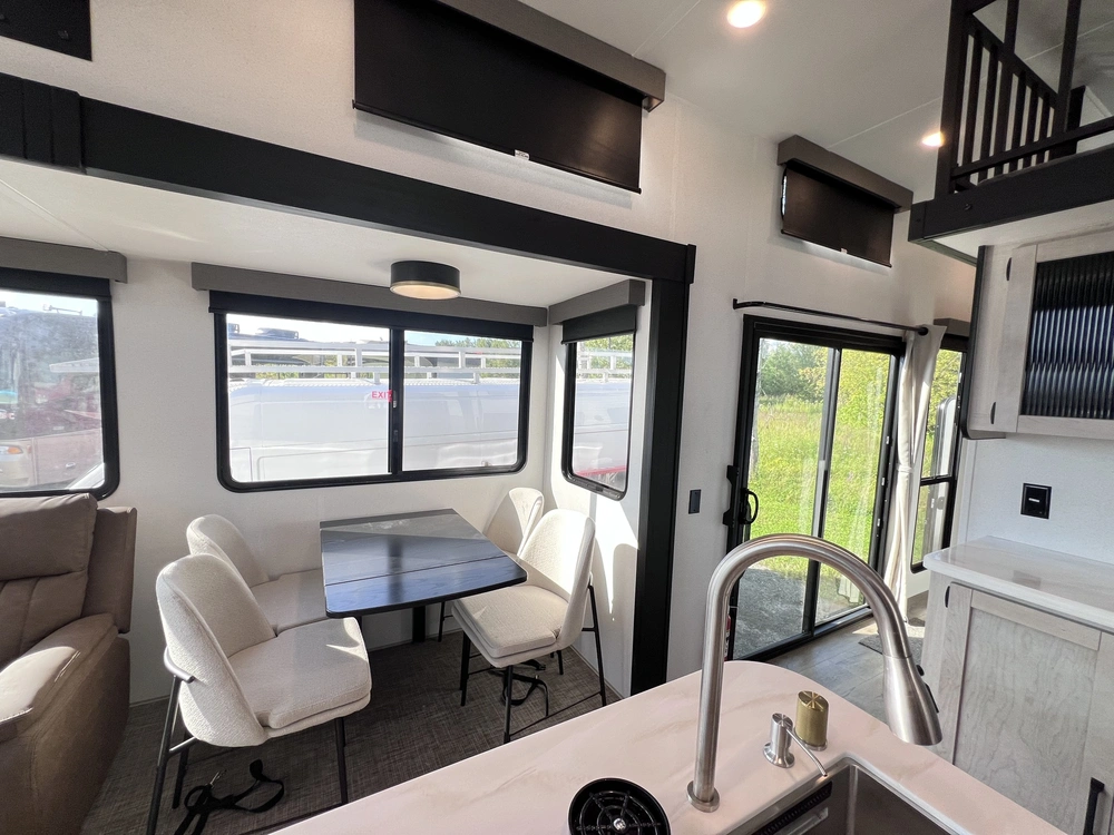 Forest River Puma Vista 402lft 2027 alt