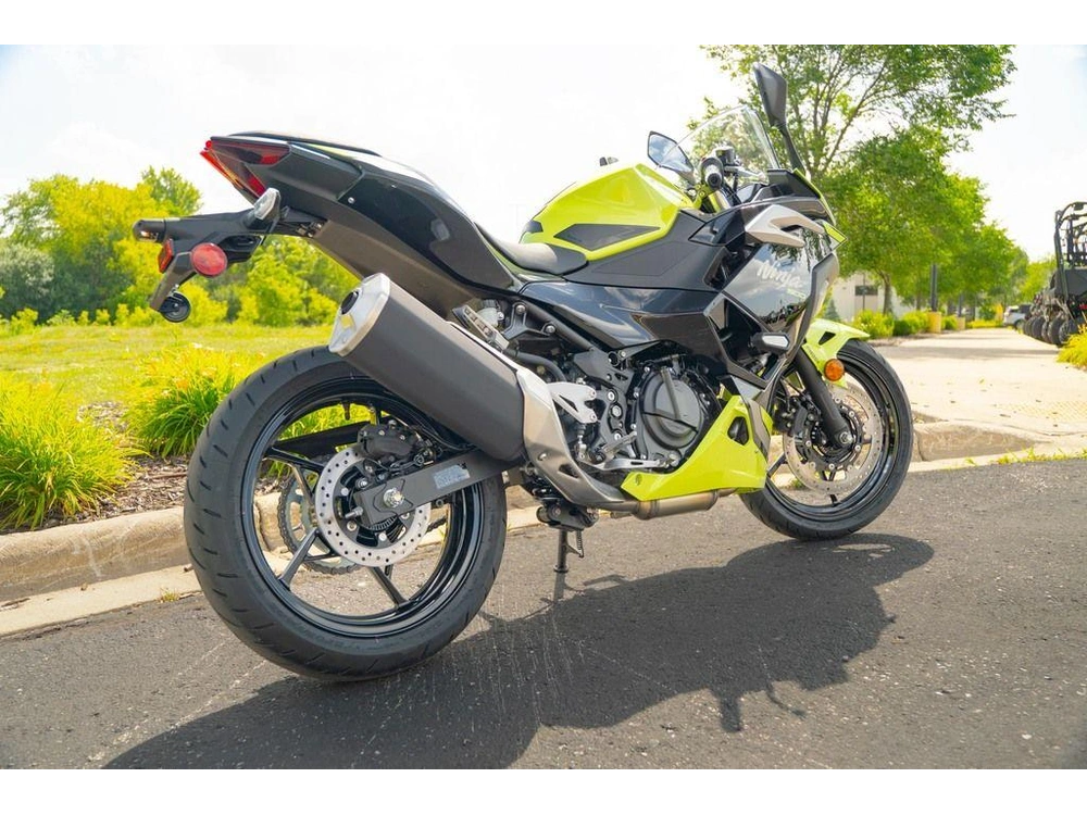 2026 Kawasaki Ninja® 500 Se Abs alt