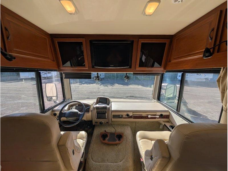 Fleetwood Bounder 33u 2011 alt