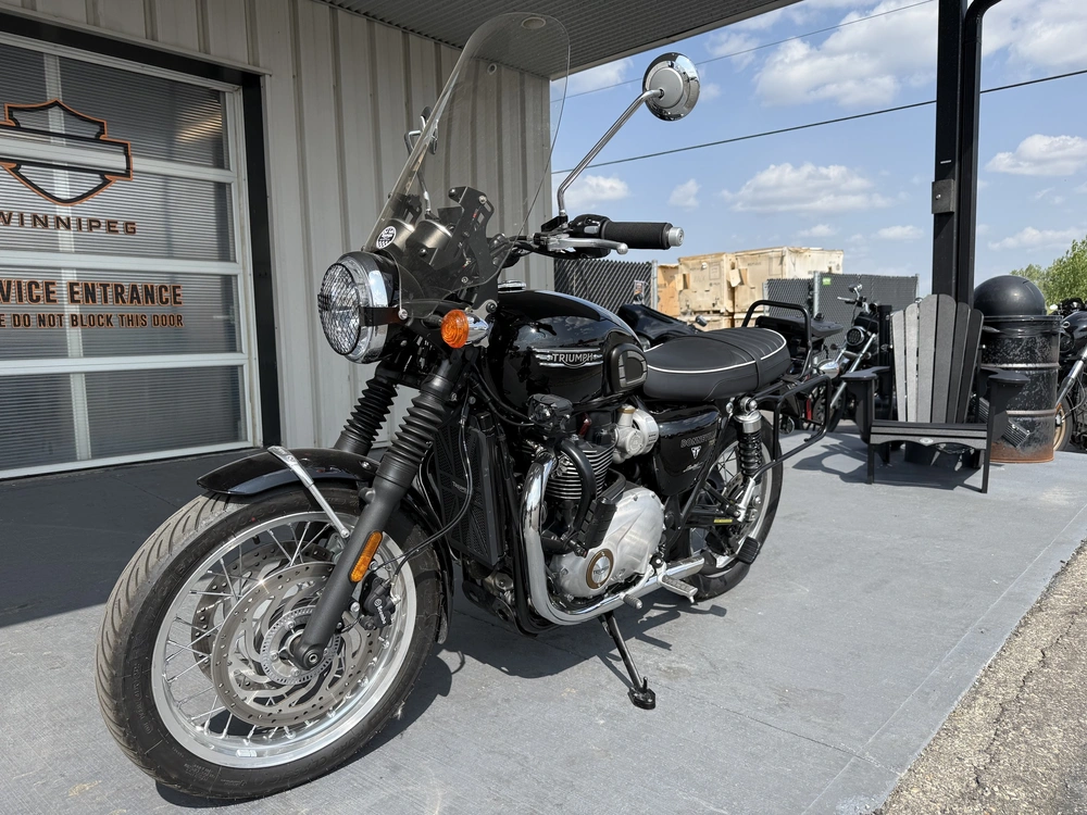 2023 Triumph T120 alt
