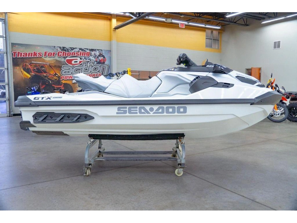 2026 Sea-doo Gtx™ Limited 325 White Pearl Premium alt