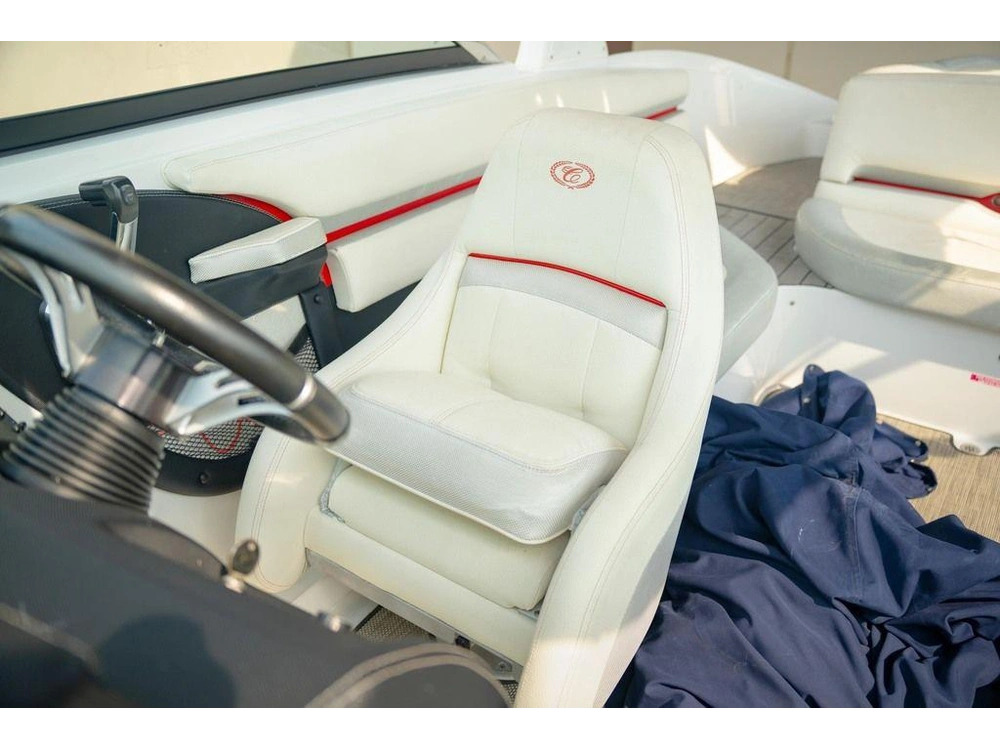 2018 Cobalt Boats Cs23 alt