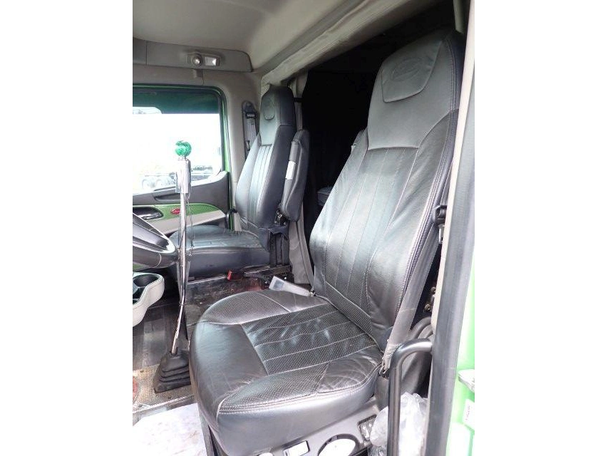 Peterbilt 589 2025