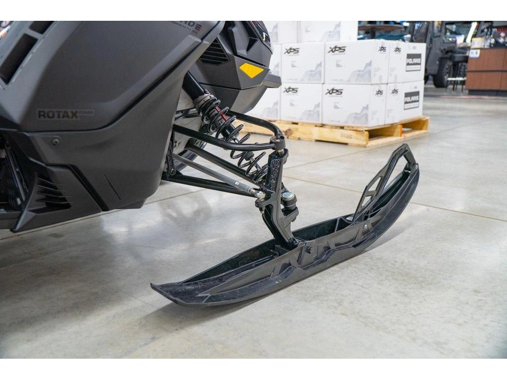 2026 Ski-doo Renegade® Adrenaline® 900 Ace Turbo R Ripsaw 1.25_black alt