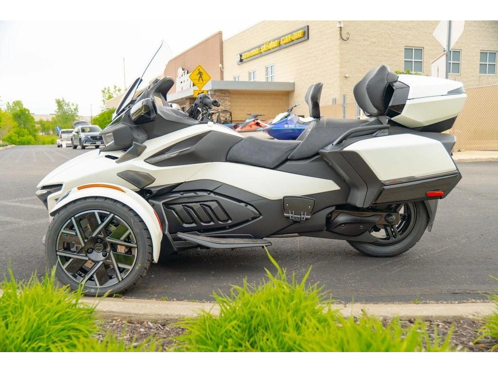 2026 Can-am Spyder Rt Sea-to-sky alt