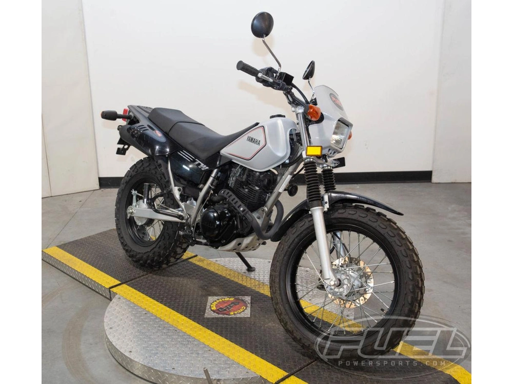 2025 Yamaha Tw200 alt