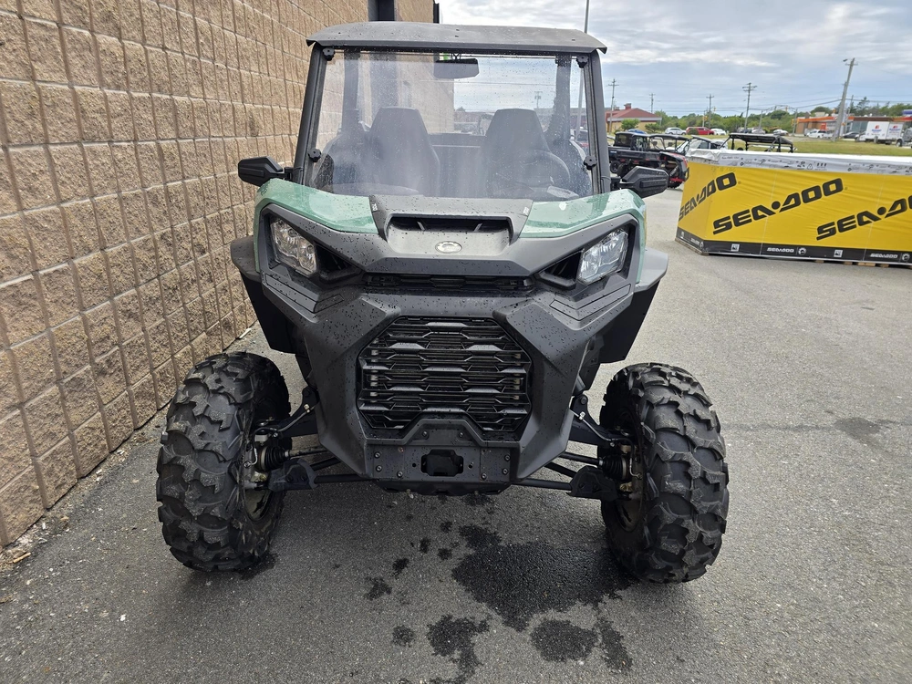 2025 Brp Commander Dps 700 alt