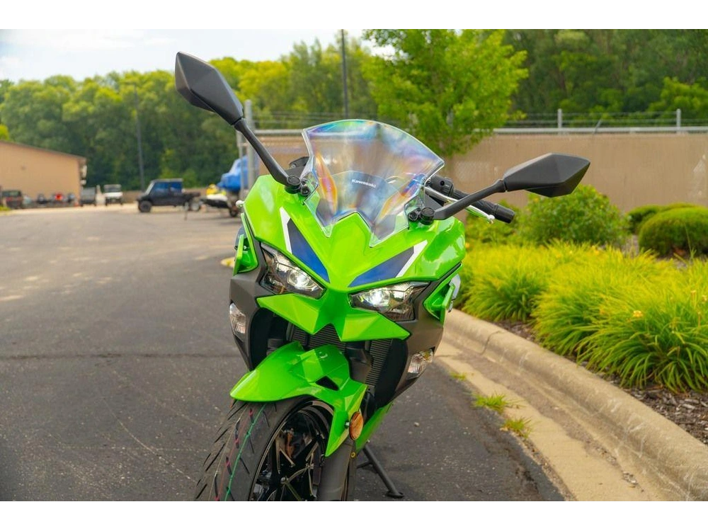 2026 Kawasaki Ninja® 500 alt