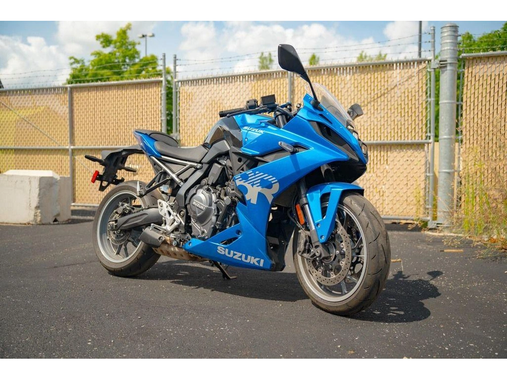 2024 Suzuki Gsx-8r alt