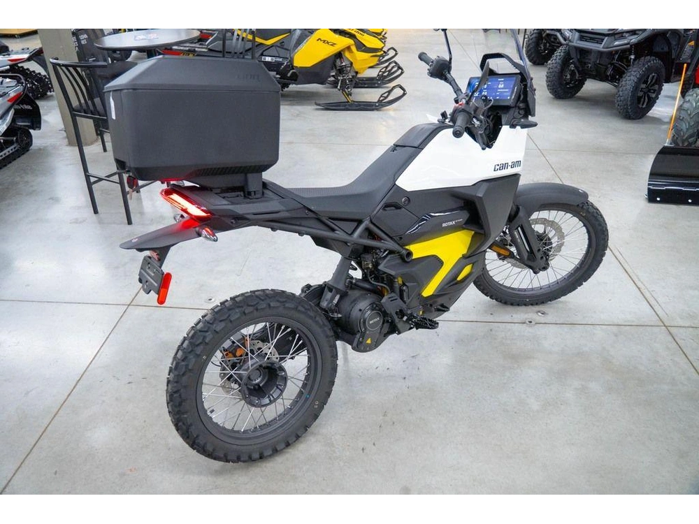 2025 Can-am Origin White alt