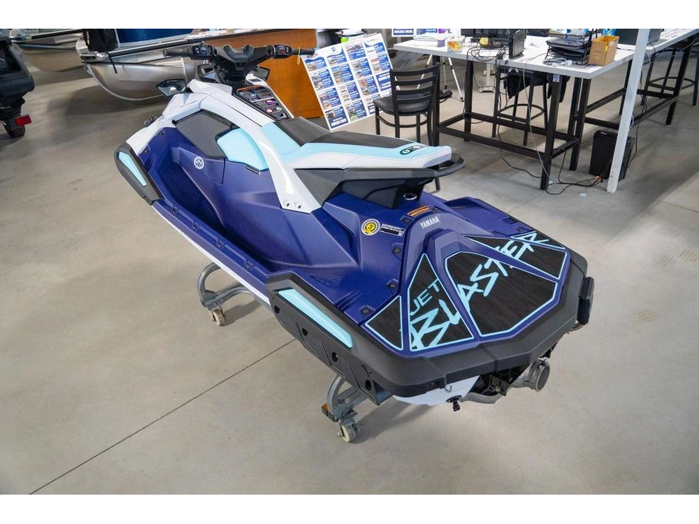 2025 Yamaha Jetblaster Ltd alt