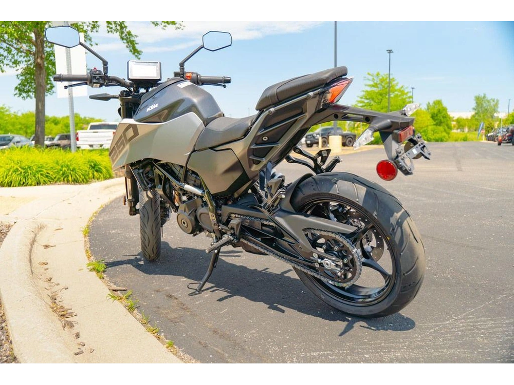 2026 Ktm 250 Duke alt