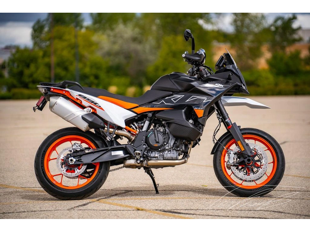 2024 Ktm 890 Smt alt
