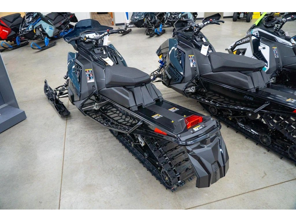 2026 Polaris 850 Indy Xc 137 Gloss Black / Blue Dusk alt
