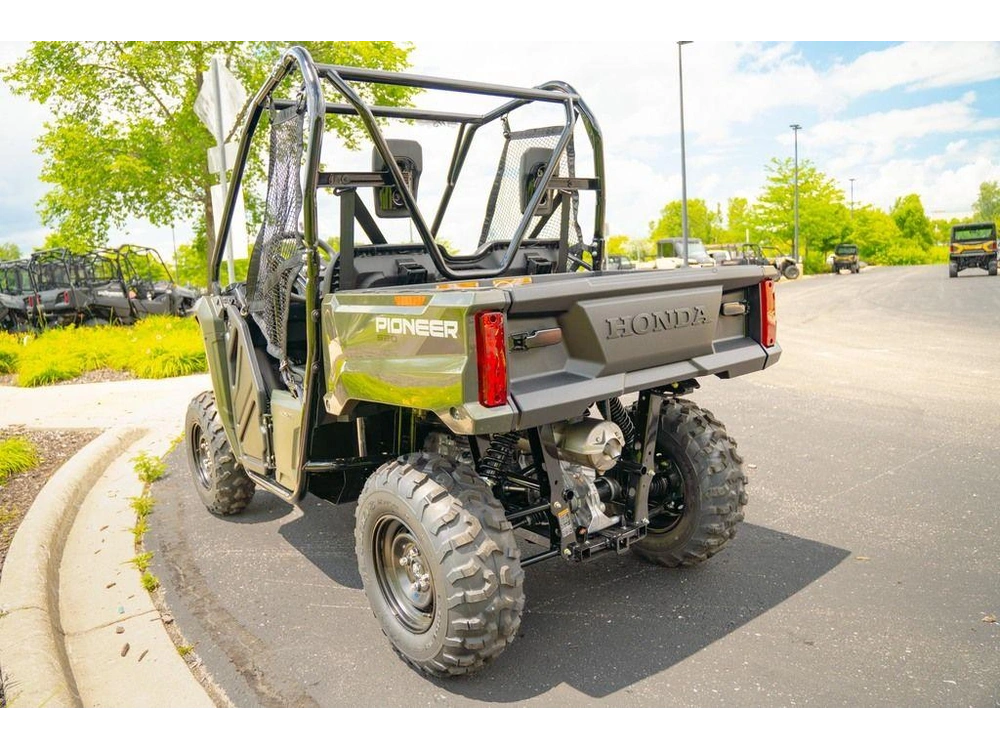 2026 Honda Pioneer 520 alt