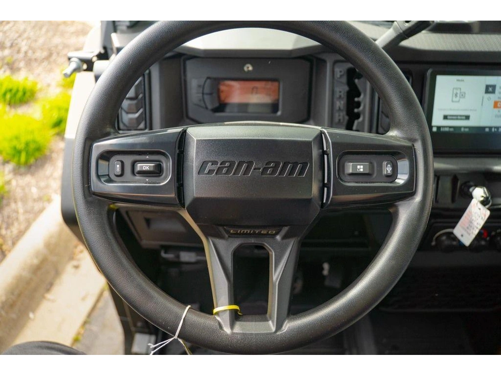 2026 Can-am Defender Limited Hd11 Desert Tan & Carbon Black alt
