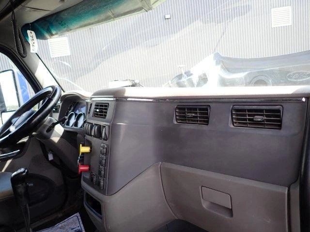 Peterbilt 567 2016