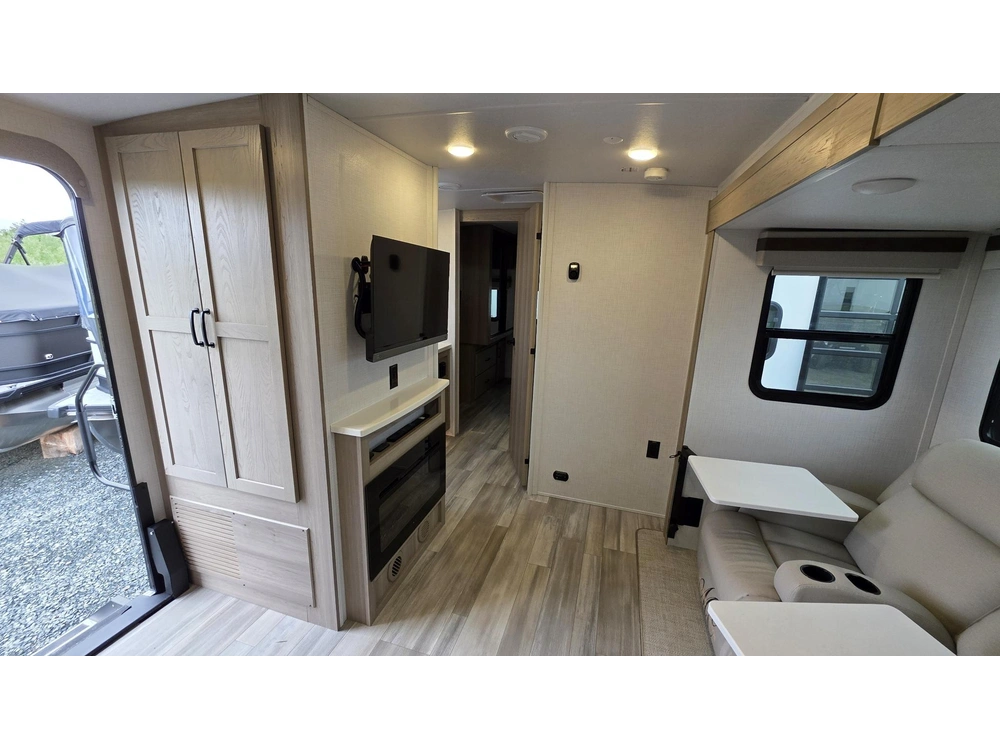 2024 Rockwood Mini Lite 2516s alt