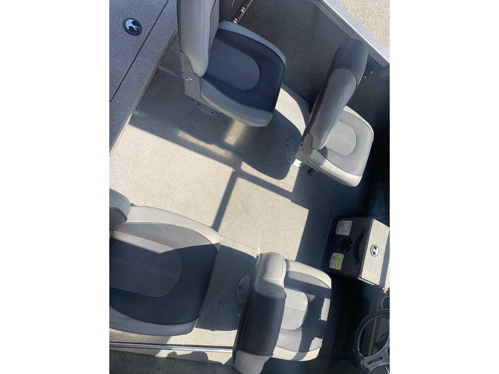 2017 Crestliner Cf165w alt
