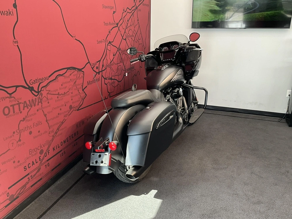2024 Indian Motorcycle Challenger Dark Horse alt