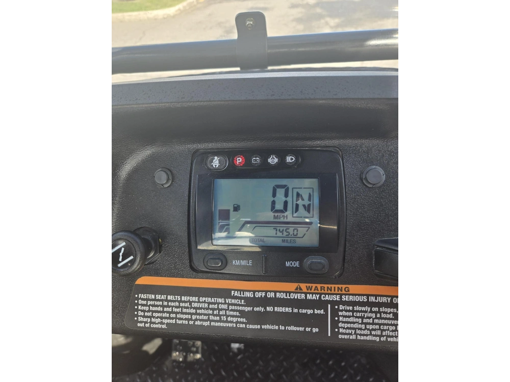 Cub Cadet Challenger 400 2016 alt
