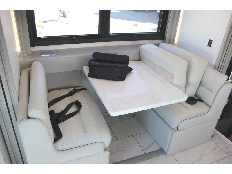 Entegra Coach Centurion 39n 2027 alt