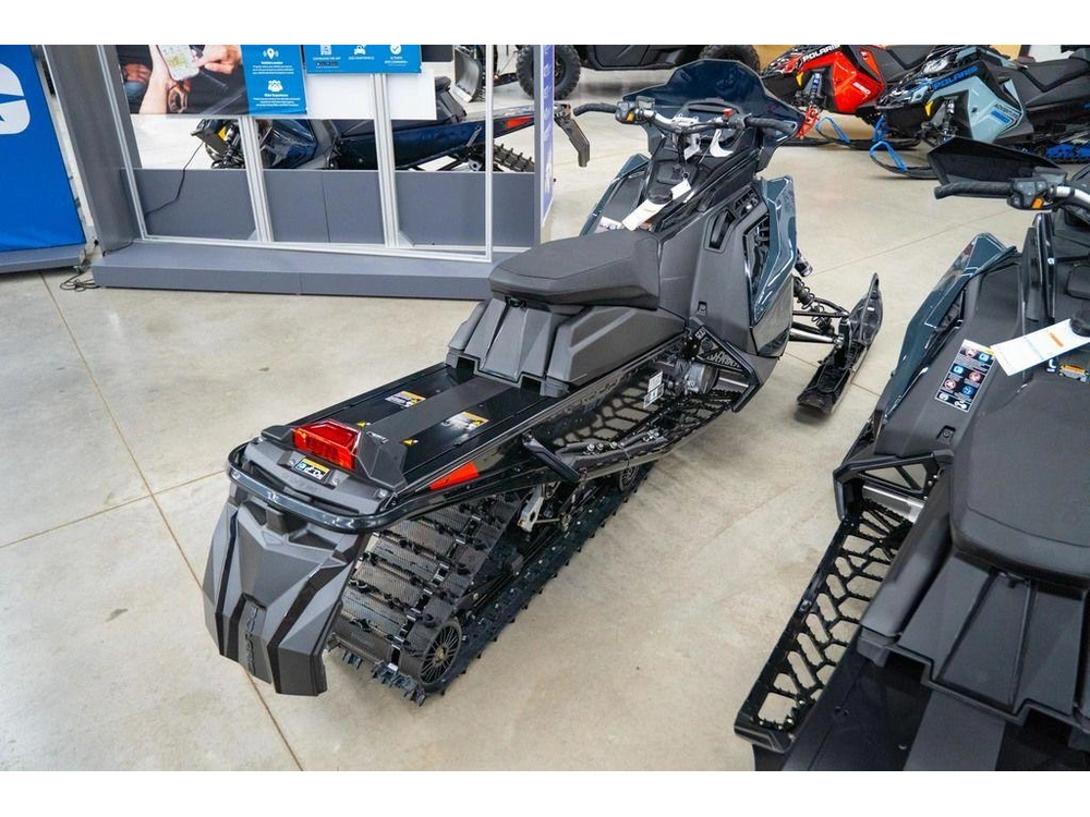 2026 Polaris 850 Indy Xc 137 Gloss Black / Blue Dusk alt
