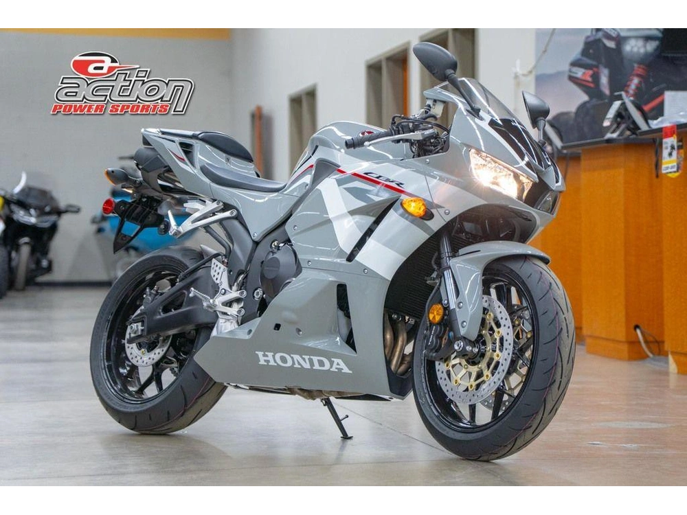 2026 Honda Cbr600rr alt
