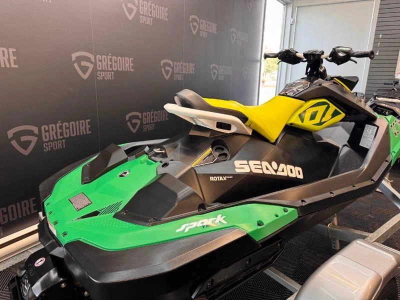 Sea-doo Spark Trixx 2up 2021 alt
